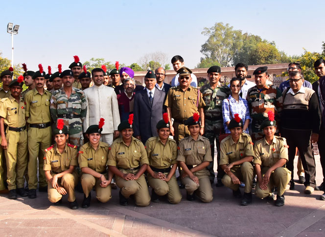 Group Photo taken during â€˜India Rememberâ€™ program held at Amar Jawan Jyoti, Jaipur