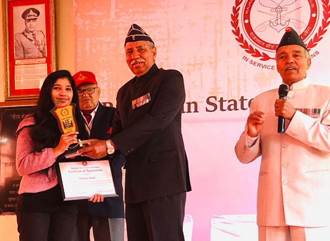 Lt. Gen. Vishwambhar Singh, AVSM, VSM (Retd.) felicitating Ms. Srishti Jhalani (@art_shri ), Lead Volunteer, Braveheart Soldier Foundation during Republic Day celebration for her continuous support and contribution by Rajasthan Ex Services League.