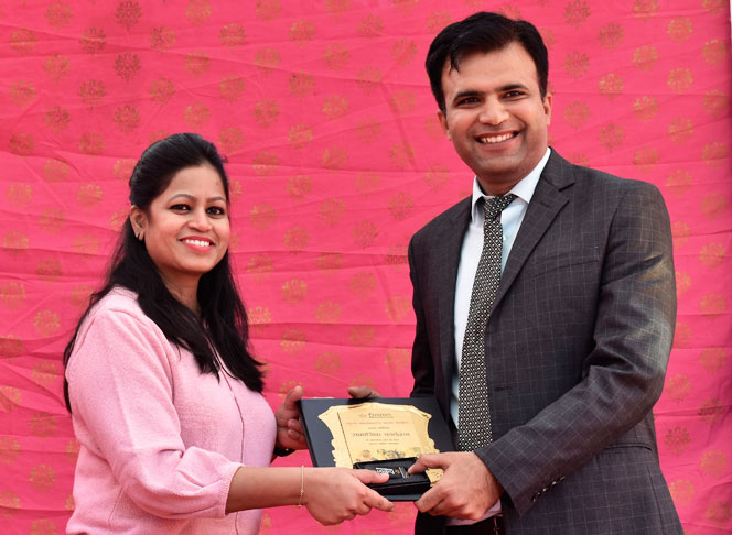 Ms. Shalini Singh, AVP â€“ SPM & CSR, Fusion Microfinance Pvt. Ltd. acknowledging efforts of Braveheart Soldier Foundation during world disability day program.